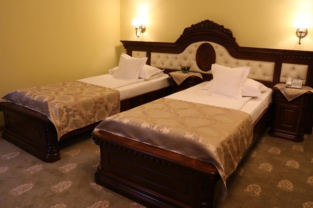Hotel Astoria Satu Mare Habitación foto